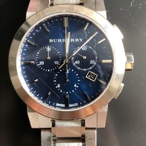 Men’s Burberry watch in silver!!!!